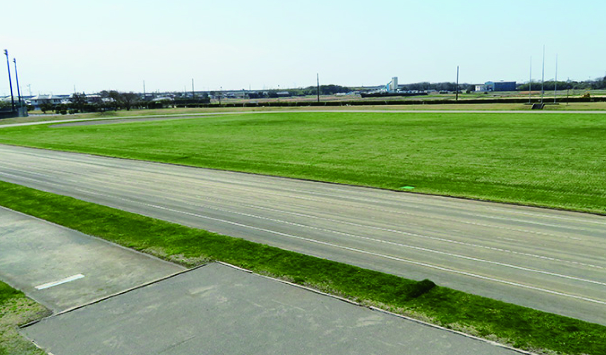 ローヴァーズ袖ヶ浦スタジアム（陸上競技場）